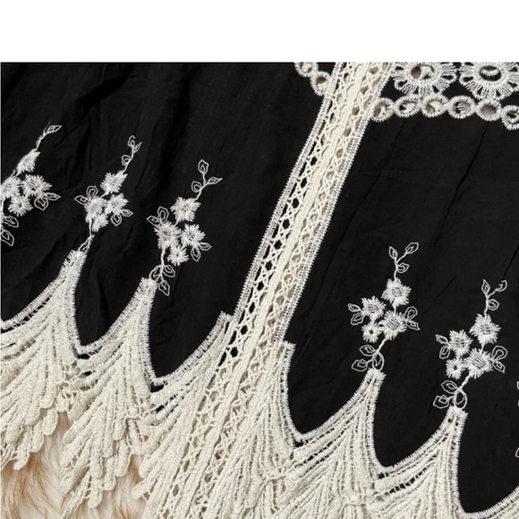 Sapphire Embroidered Boho Top - Picture 4 of 7